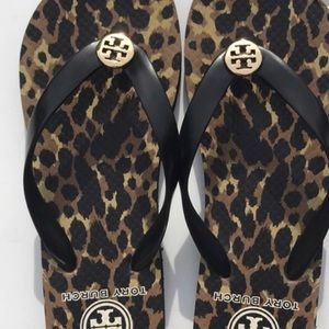 Tory Burch Emory Flip Flops Wildlife Print Sz 8.5